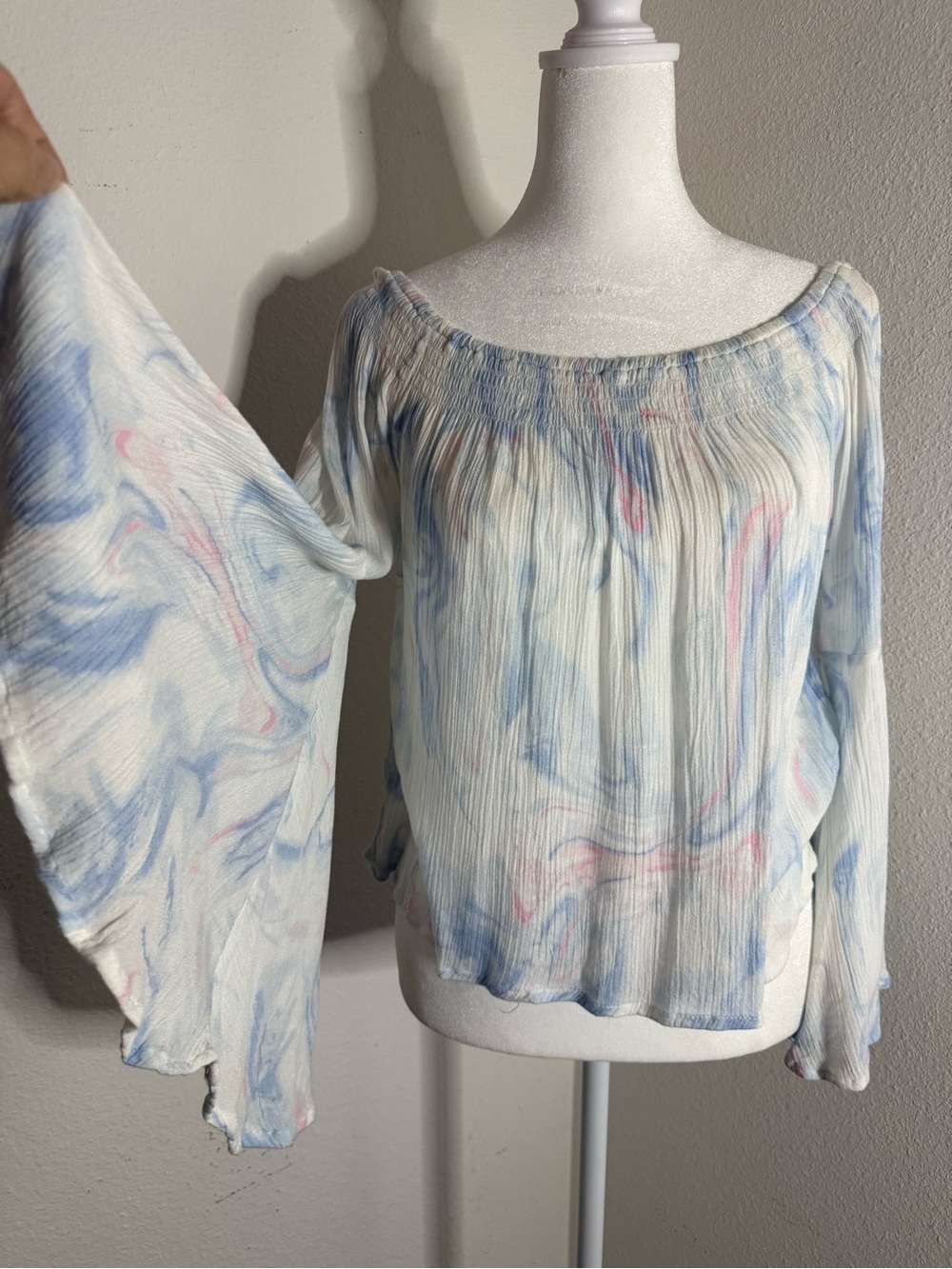Hollister Tie Dye Off The Shoulder Bell Sleeve Blouse Top M Pastel Blue Pink